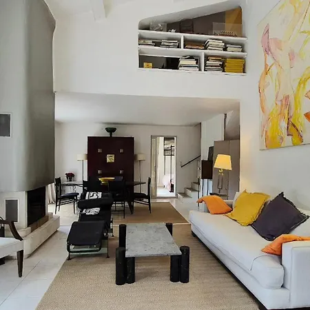 Maison Avec Jardin Terrasse Et Piscine *