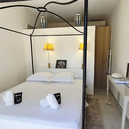 Hébergement de vacances Maison Avec Jardin Terrasse Et Piscine