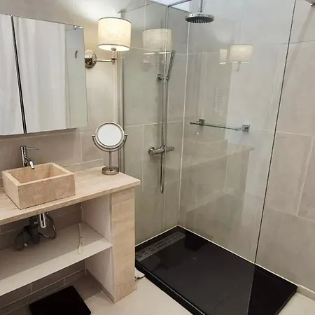 Maison Avec Jardin Terrasse Et Piscine Hébergement de vacances