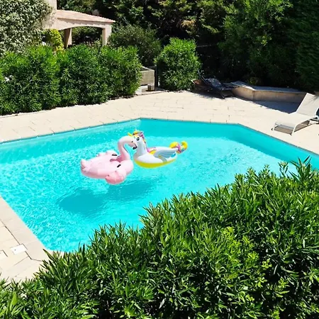 Maison Avec Jardin Terrasse Et Piscine *